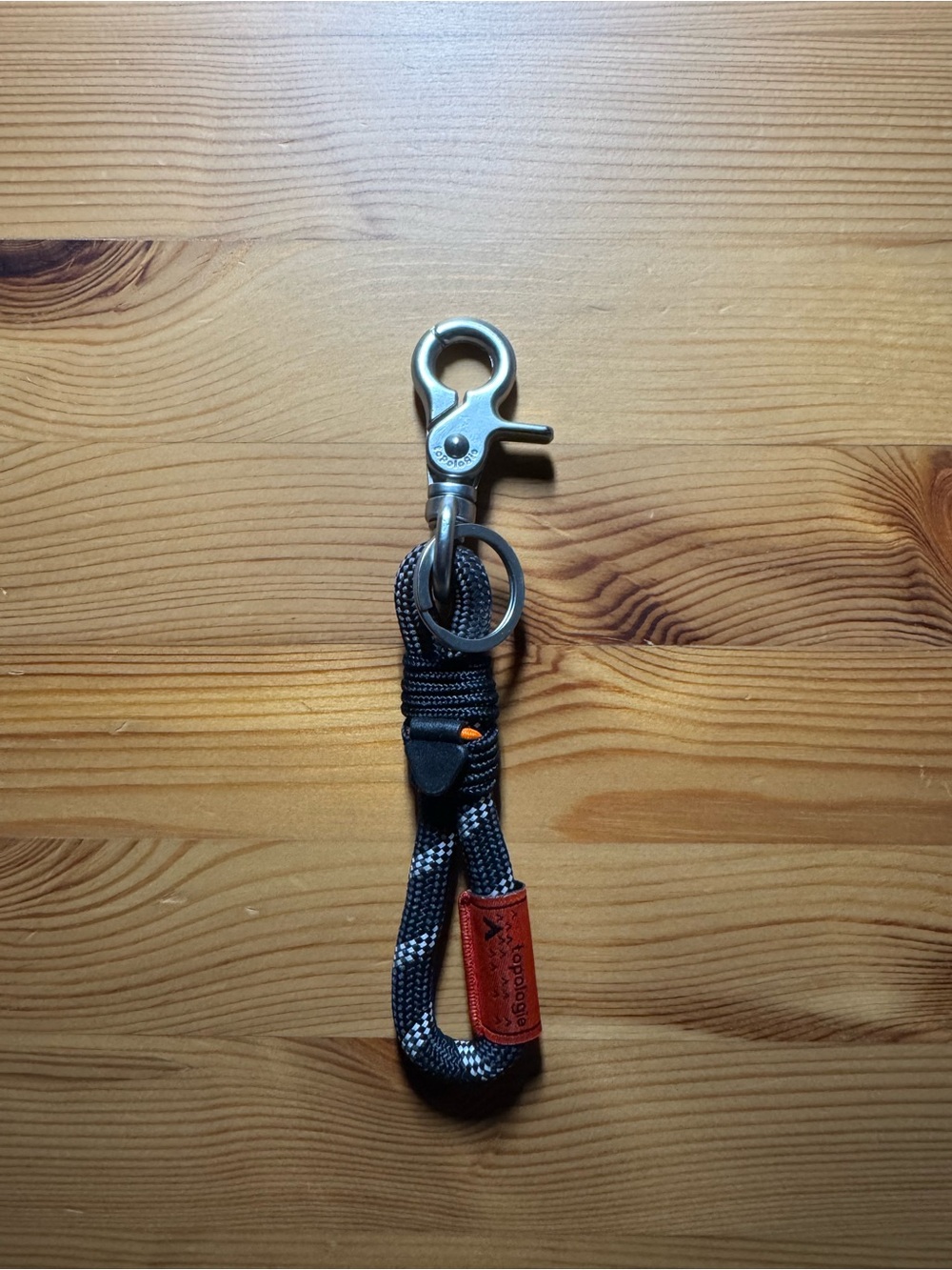 8.0mm Loop Key Holder-Black Reflective Lattice